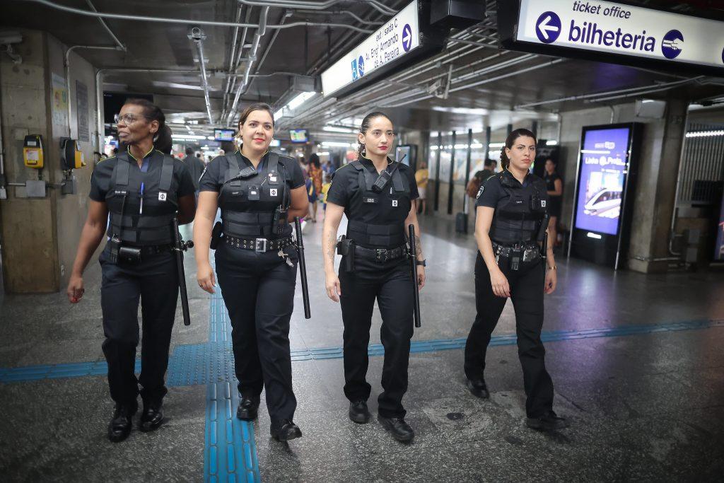 Agentes femininas do Metrô de SP recebem treinamento para acolher vítimas e conter agressores