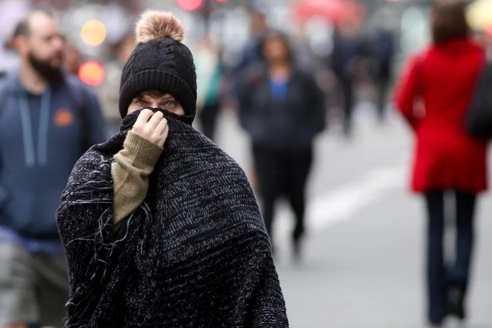 1ª onda de frio do inverno em São Paulo terá pico de 4°C na quarta e deve durar toda a semana; veja previsão