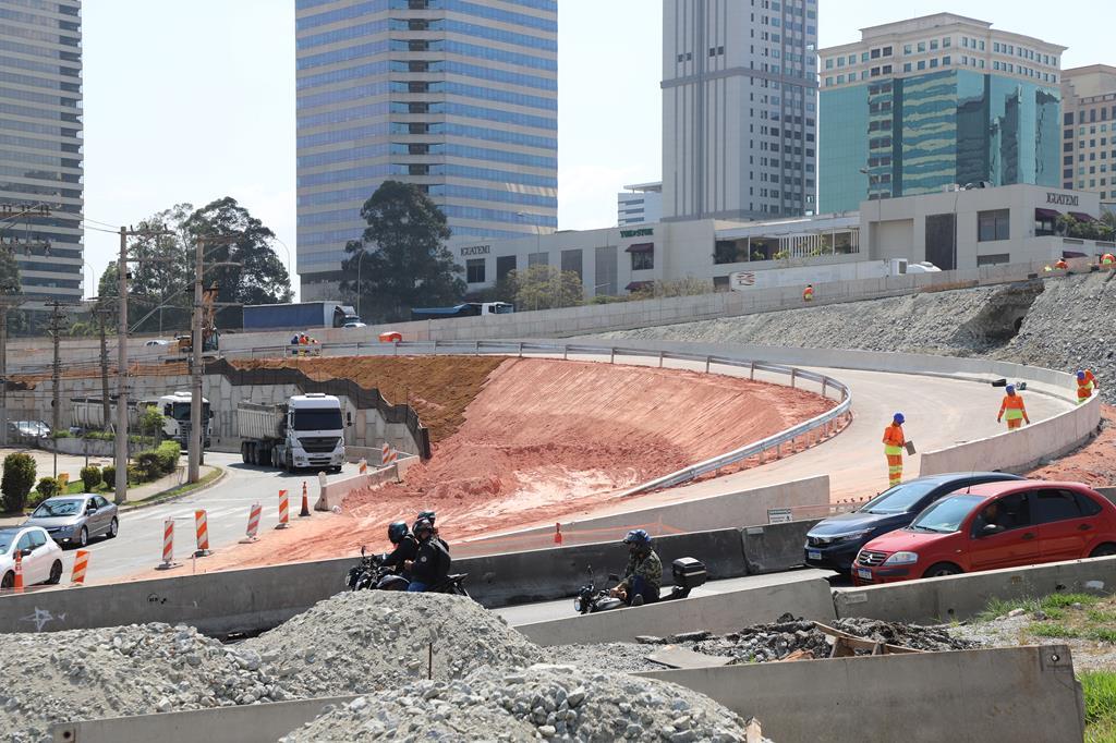 Nova alça de acesso da Castello Branco no km 23 será liberada na segunda-feira
