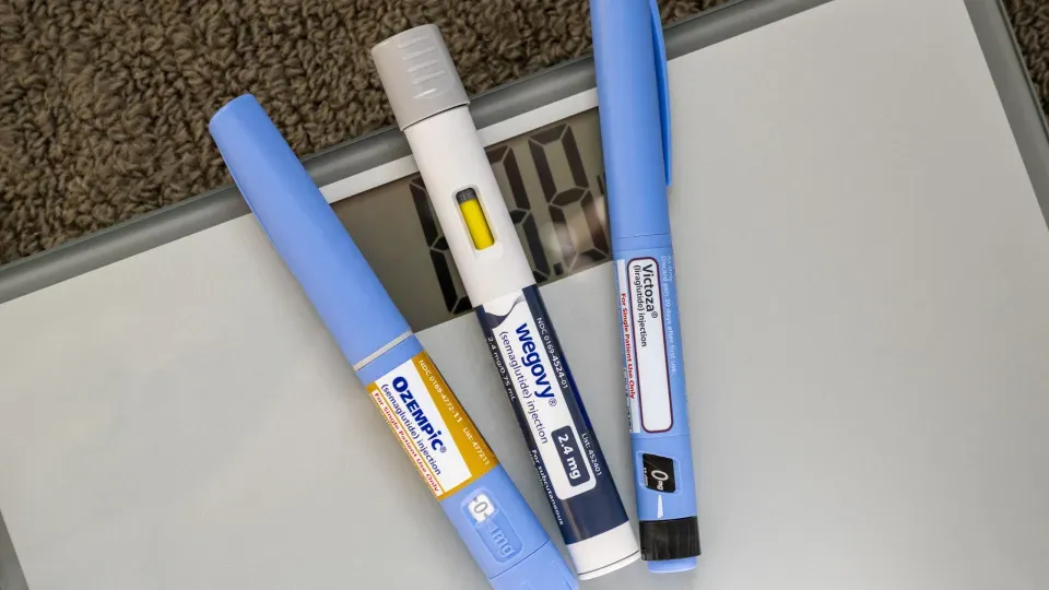 Uso de canetas emagrecedoras por idosos requer cuidados, diz geriatra