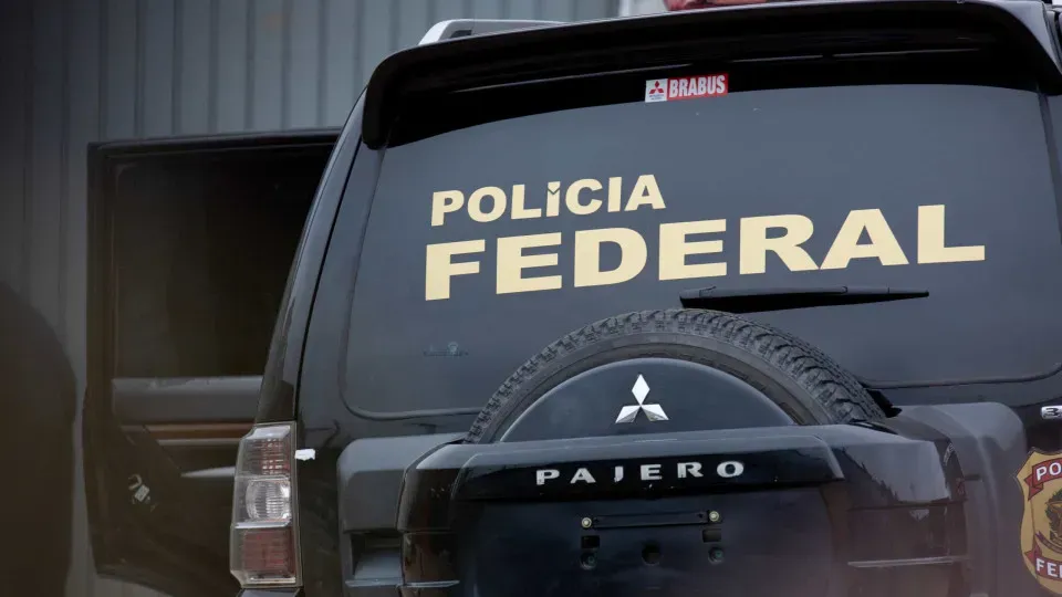 Fraudes do INSS: PF mira 'advogado camaleão' de Brasília por suspeita de lavagem para senador